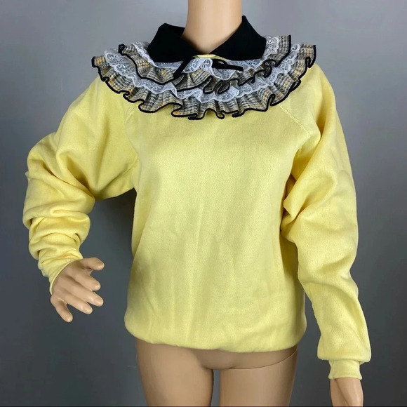 Vintage Sweatshirt Lace Collar Small Grannycore Grandma Cottagecore Yellow black - Picture 1 of 6